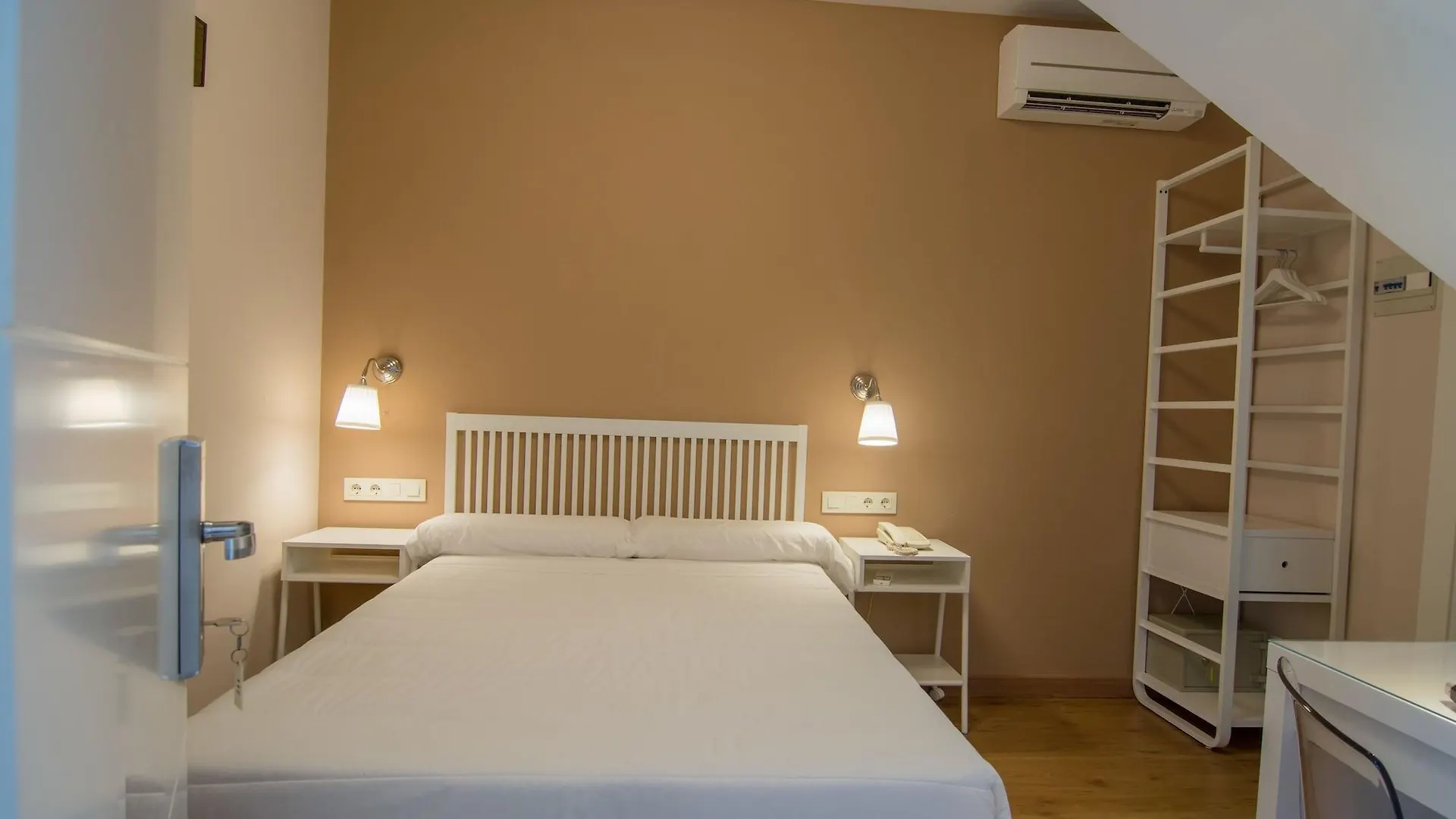 Hotel Los Cigarrales Toledo 2*,  Spain